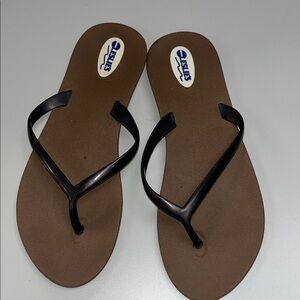 Women’s Brown Flip Flop Sandals with Brown Straps size 7